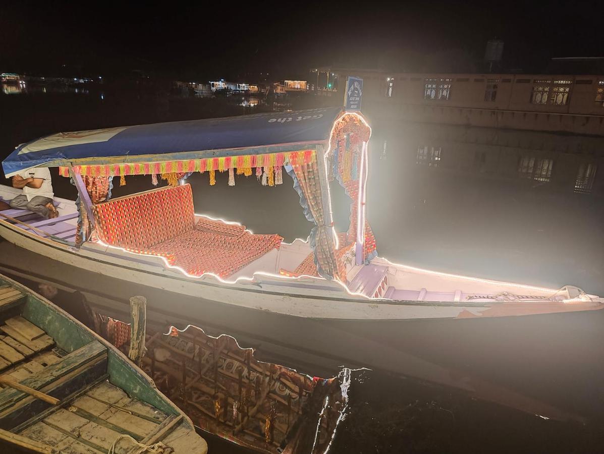 Aziz Palace Group Of Houseboats Srīnagar Exterior foto