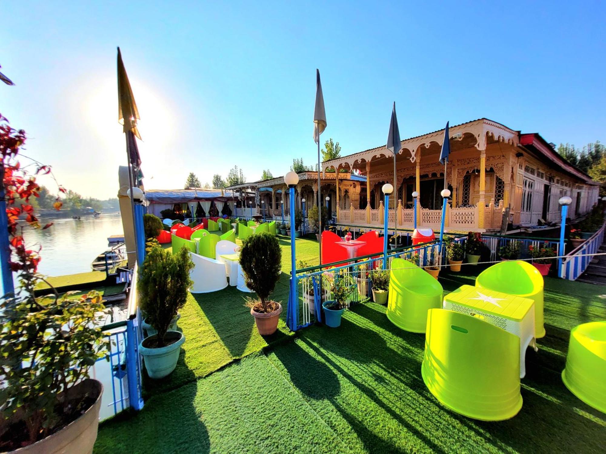 Aziz Palace Group Of Houseboats Srīnagar Exterior foto