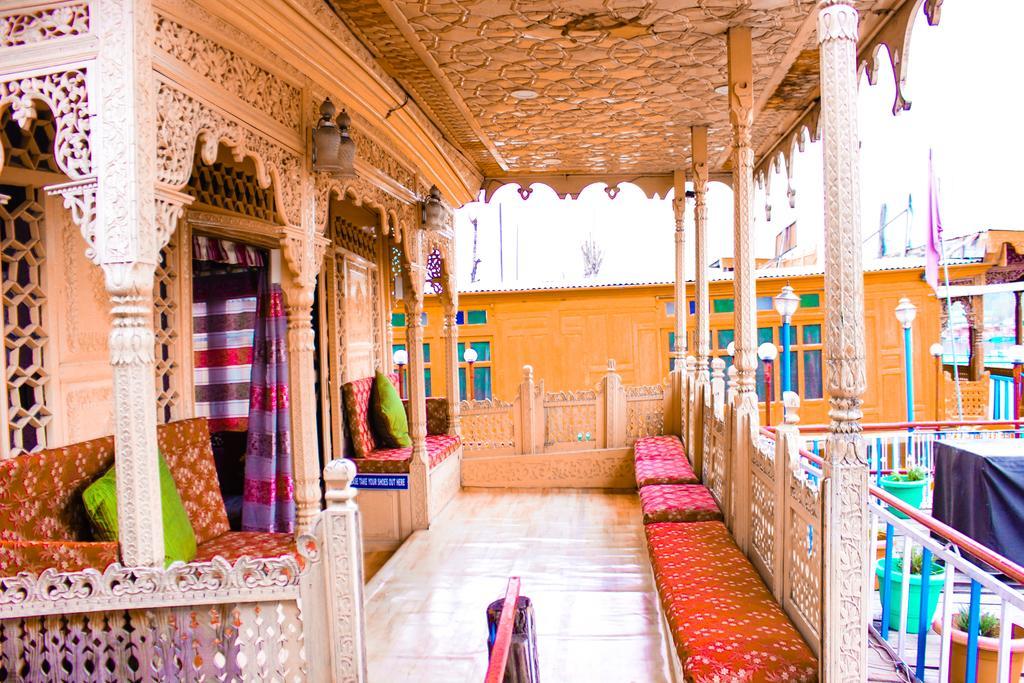 Aziz Palace Group Of Houseboats Srīnagar Exterior foto
