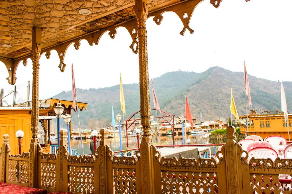 Aziz Palace Group Of Houseboats Srīnagar Exterior foto