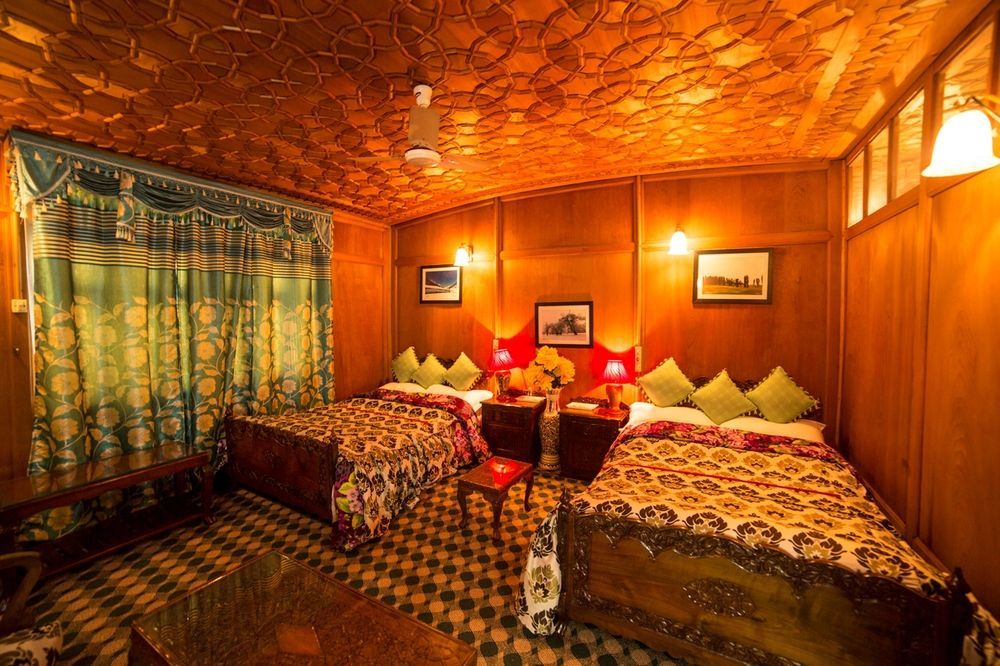 Aziz Palace Group Of Houseboats Srīnagar Exterior foto