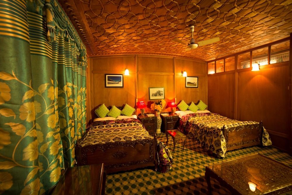 Aziz Palace Group Of Houseboats Srīnagar Exterior foto