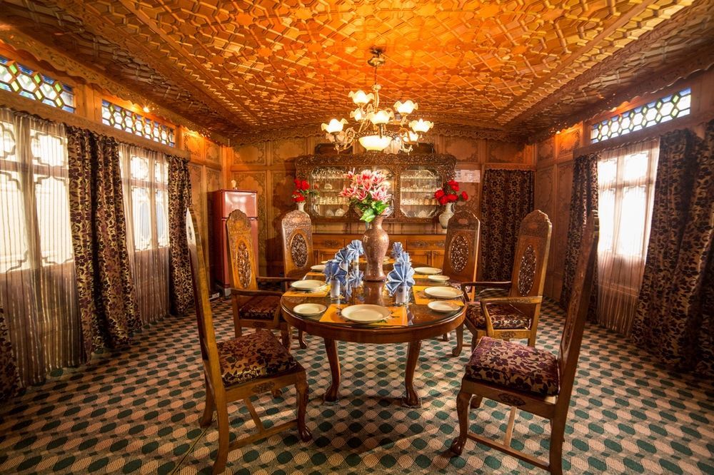 Aziz Palace Group Of Houseboats Srīnagar Exterior foto