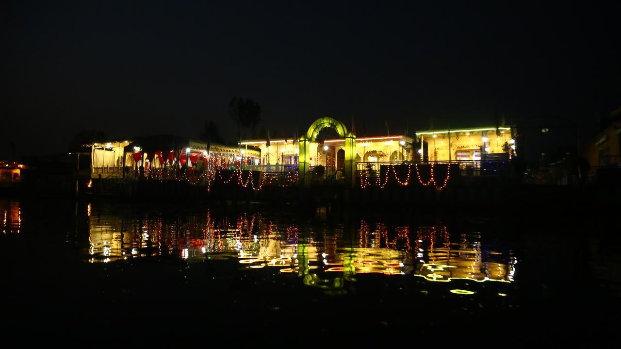 Aziz Palace Group Of Houseboats Srīnagar Exterior foto